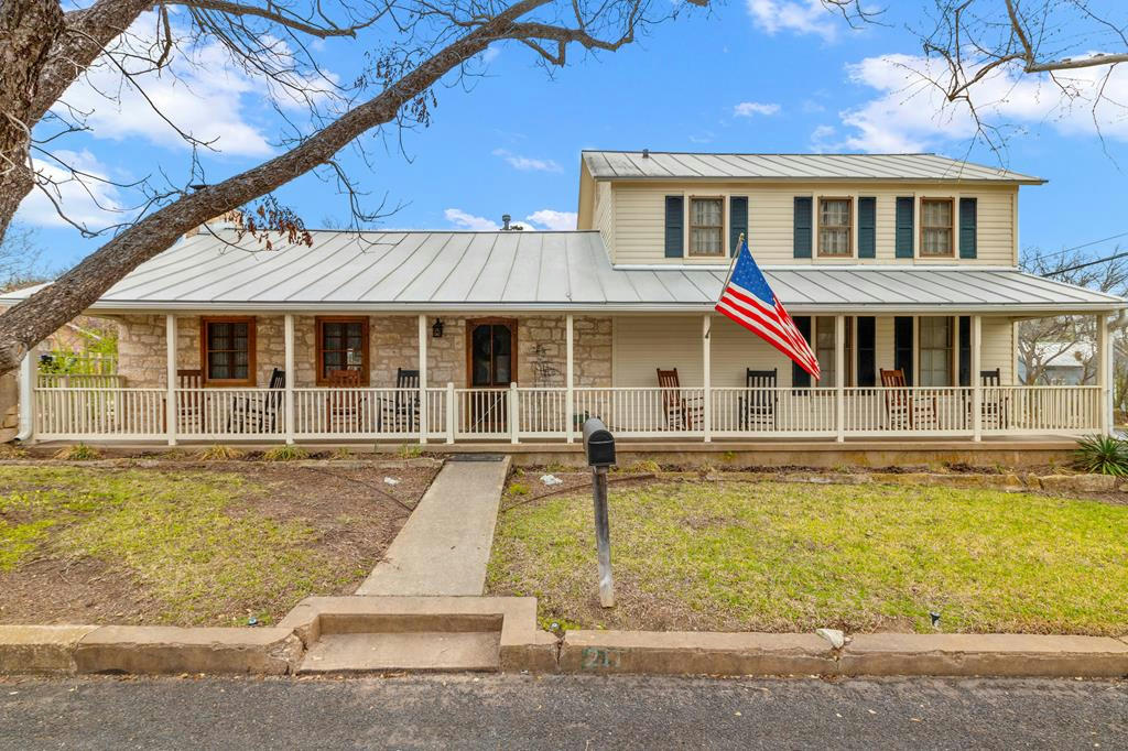 211 S CROCKETT ST, FREDERICKSBURG, TX 78624, photo 1 of 42