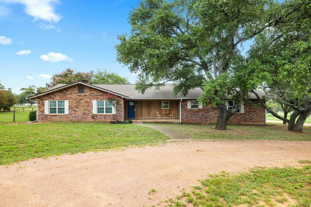 79 QUAIL RUN DR, FREDERICKSBURG, TX 78624, photo 1 of 27